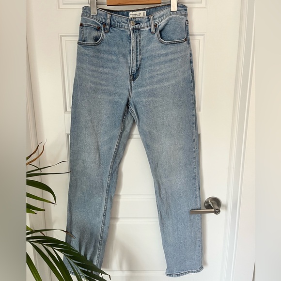 Abercrombie Ultra High Rise 90s Straight jeans - Picture 2 of 4